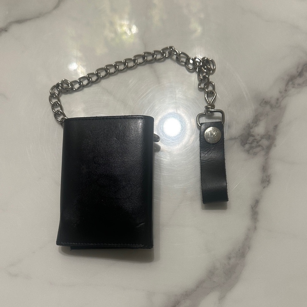 Spencer's Black Wallet with Chain - Picture 3 of 3